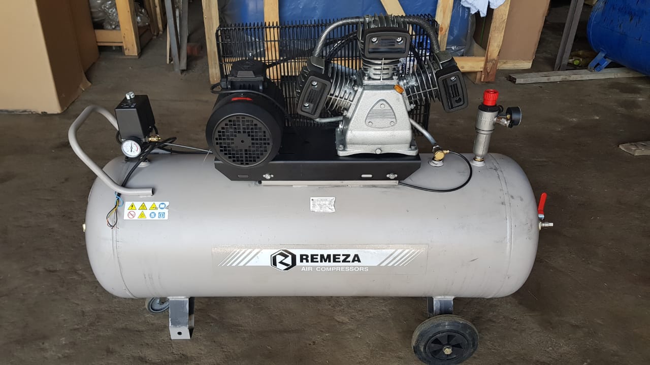 компрессор ремеза (remeza) сб 4/с-200lb40. сб4/c-200. сб 4 с 200 lb 40. сб 4 с 200 lb 40. Lb40.