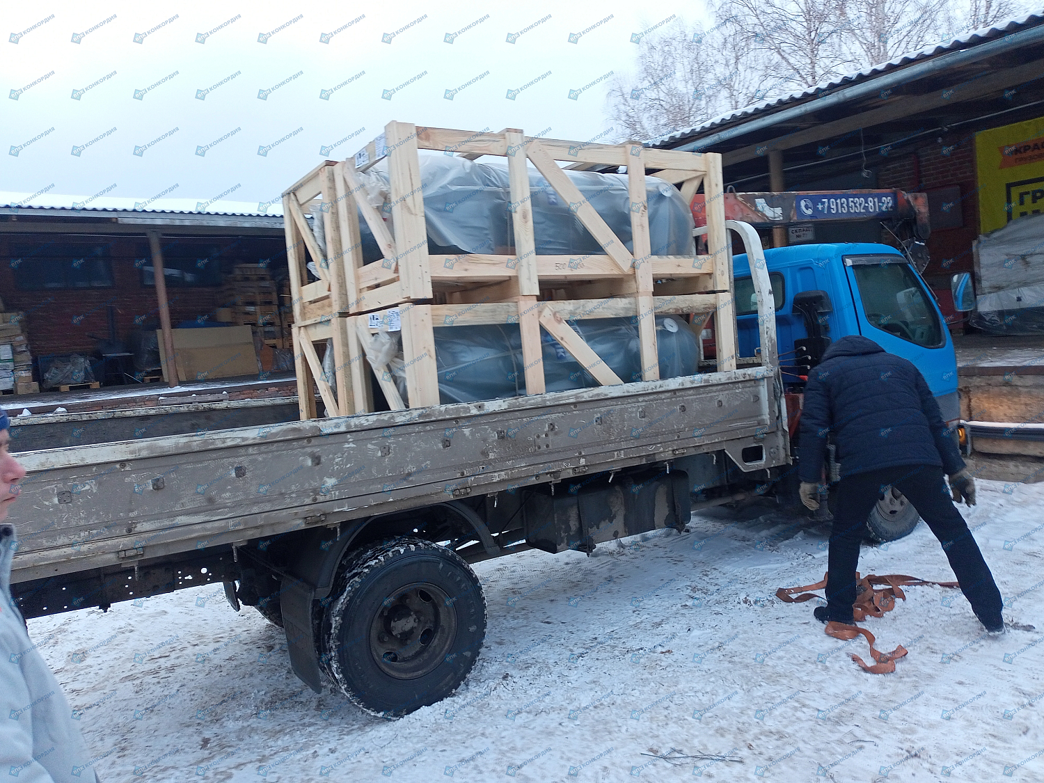 Отгрузка вертикальных ресиверов REMEZA РВ 500.11.00 в г. Красноярск