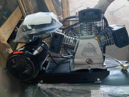 Поршневой компрессор Remeza СБ4/С-100.LB40 Поршневой компрессор Remeza СБ4/С-100.LB40 фото